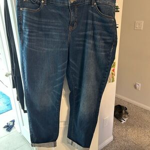 5107 - Boyfriend Straight Vintage Stretch Size 18R
Retail $69 Asking $35